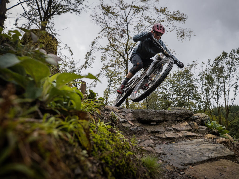 Kask rowerowy LAZER Coyote wizjer daszek