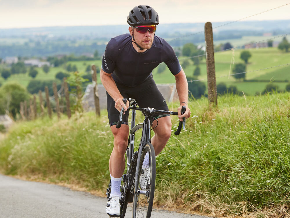 Kask rowerowy LAZER Strada KinetiCore bezpieczeństwo