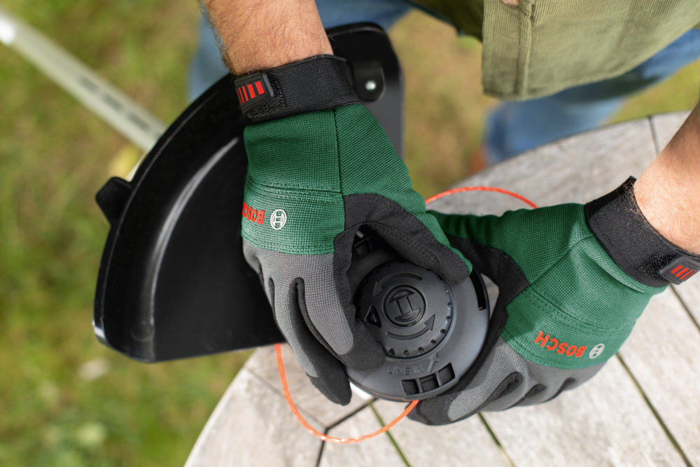Podkaszarka akumulatorowa BOSCH Advanced GrassCut 36 SOLO system Bosch SDS wymiana szpuli z zylka szybka i latwa wymiana osprzetu bez uzycia narzedzi