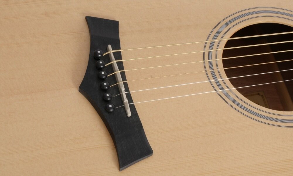 Gitara akustyczna ARROW Bronze NT 4/4 Brązowy brzmienie wszechstronność balans tonacja gryf muzyka