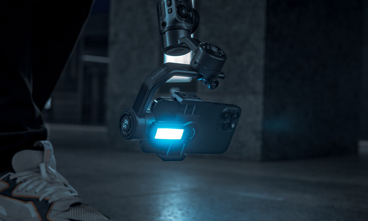 Gimbal ZHIYUN Smooth 5S Szary lampka oświetlenie światło jasność