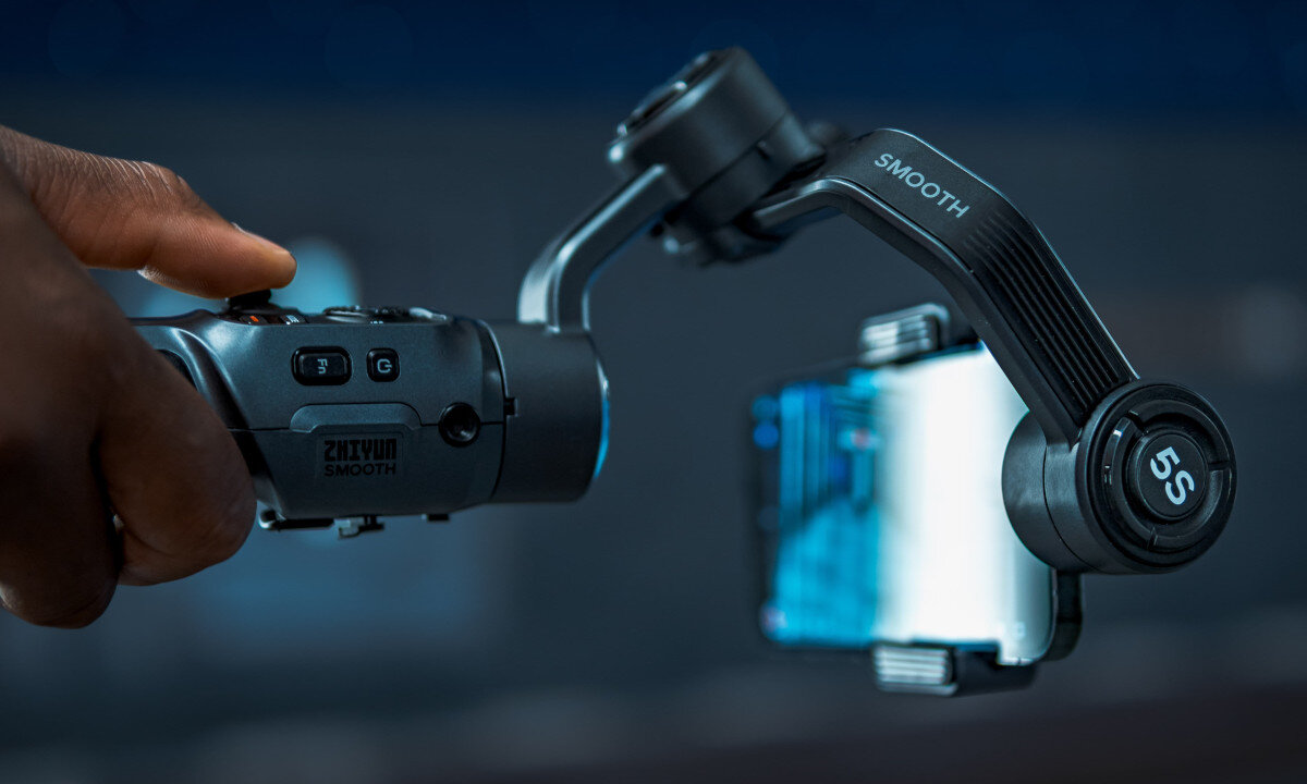 Gimbal ZHIYUN Smooth 5S Combo Szary obudowa wytrzymałość etui transport złożenie materiały