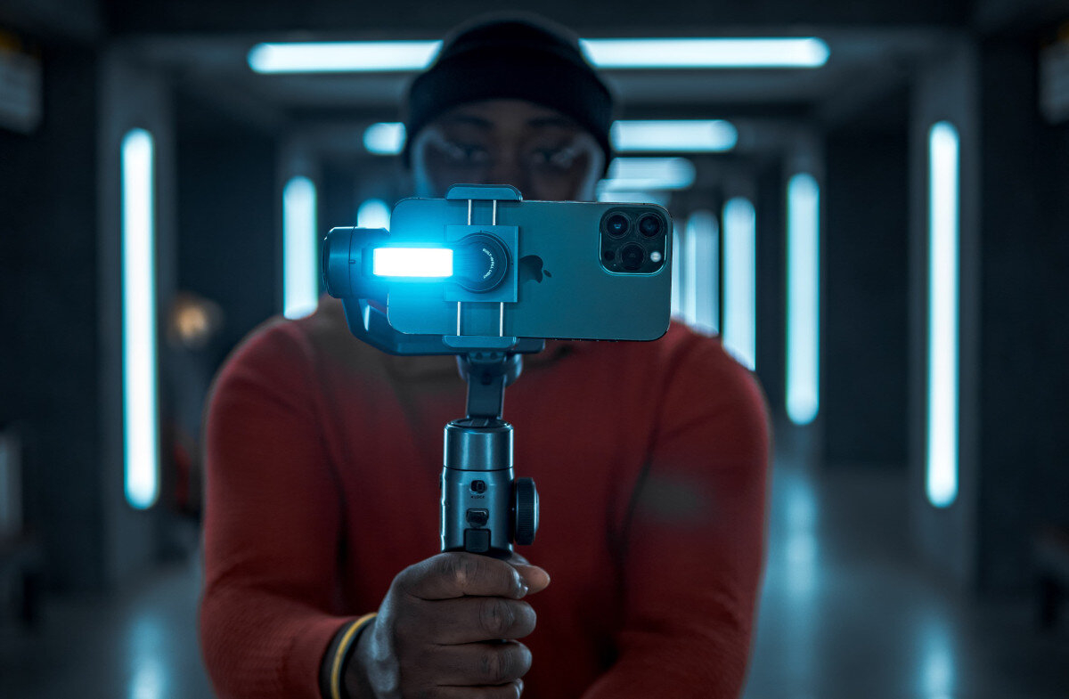 Gimbal ZHIYUN Smooth 5S Combo Szary akumulator bateria żywotność czas pracy ładowanie