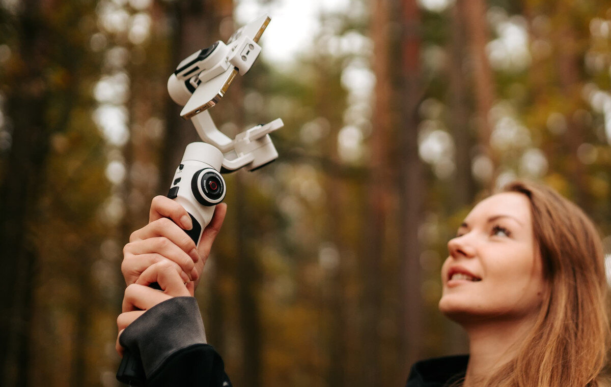 Gimbal ZHIYUN Smooth 5S Combo Biały obudowa wytrzymałość etui transport złożenie materiały