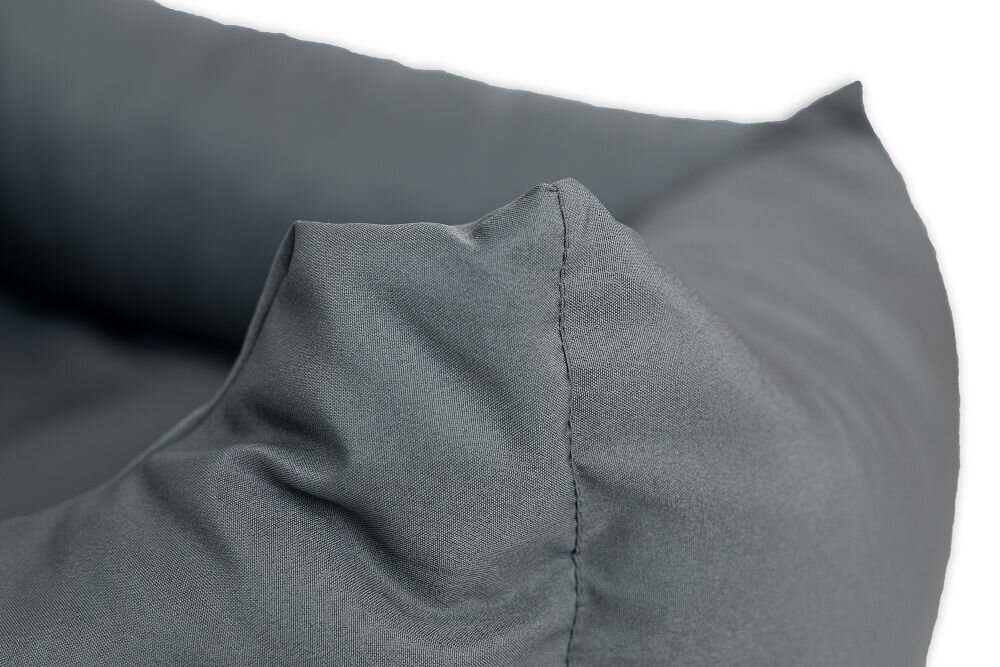 Legowisko uniwersalne YEGO DESIGN Oval Duża, owalna poduszka z widocznym szwem na środku, sfotografowana na białym tle