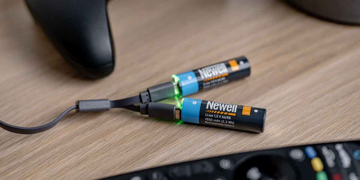 Akumulatorki AA 1550 mAh NEWELL (2 szt.), technologia, Li-ion, wydajność, stabilność, Akumulatorki ładują się na blacie dzięki portowi usb