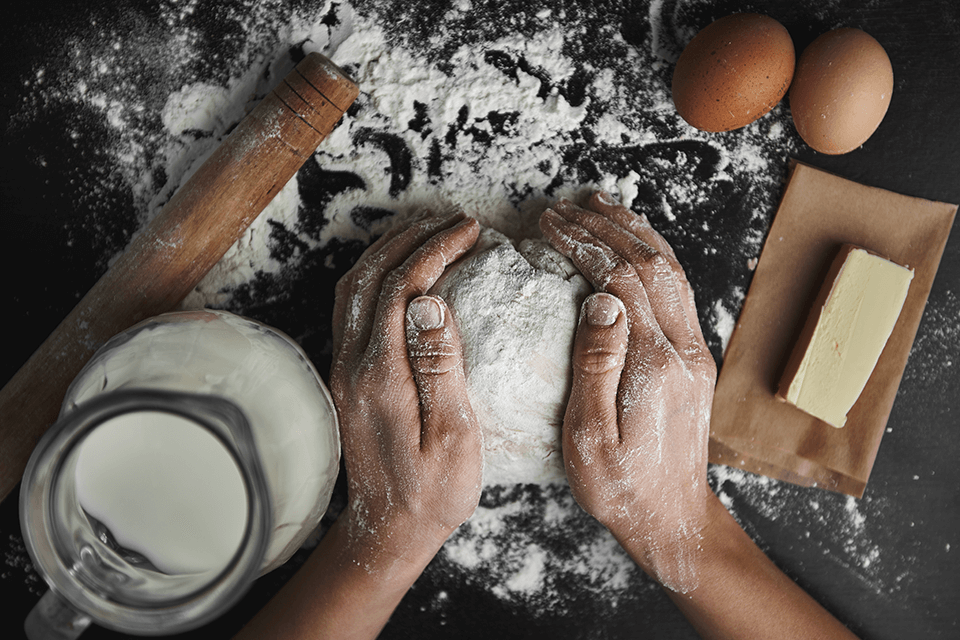 Przyrządzanie ciasta z pomocą kuchenki mikrofalowej Przyrządzanie ciasta z pomocą kuchenki mikrofalowej