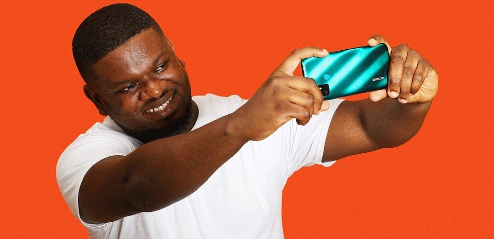 Smartfon DOOGEE X96   ekran bateria aparat procesor ram pamięć pojemność rozdzielczość zdjęcia filmy opis dane cechy blokady system łączność wifi bluetooth obudowa szkło odporność porty muzyka transfer sieć przekątna matryca waga czujniki