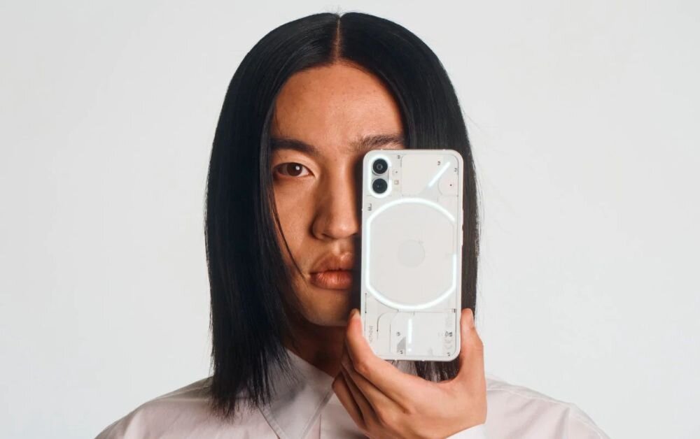 Smartfon NOTHING PHONE 1  ekran bateria aparat procesor ram pamięć pojemność rozdzielczość zdjęcia filmy opis dane cechy blokady system łączność wifi bluetooth obudowa szkło odporność porty muzyka transfer sieć przekątna matryca waga czujniki