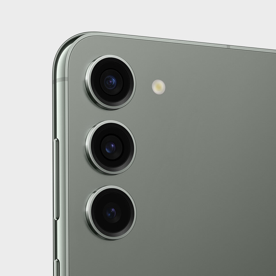 Zbliżenie na Galaxy S23+ podkreślające wytrzymałą obudowę smartfonu