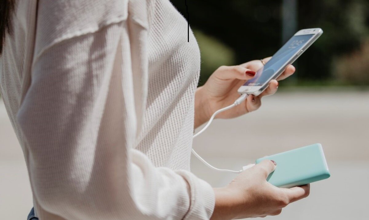 Kompaktowy powerbank Hama Slim 5HD