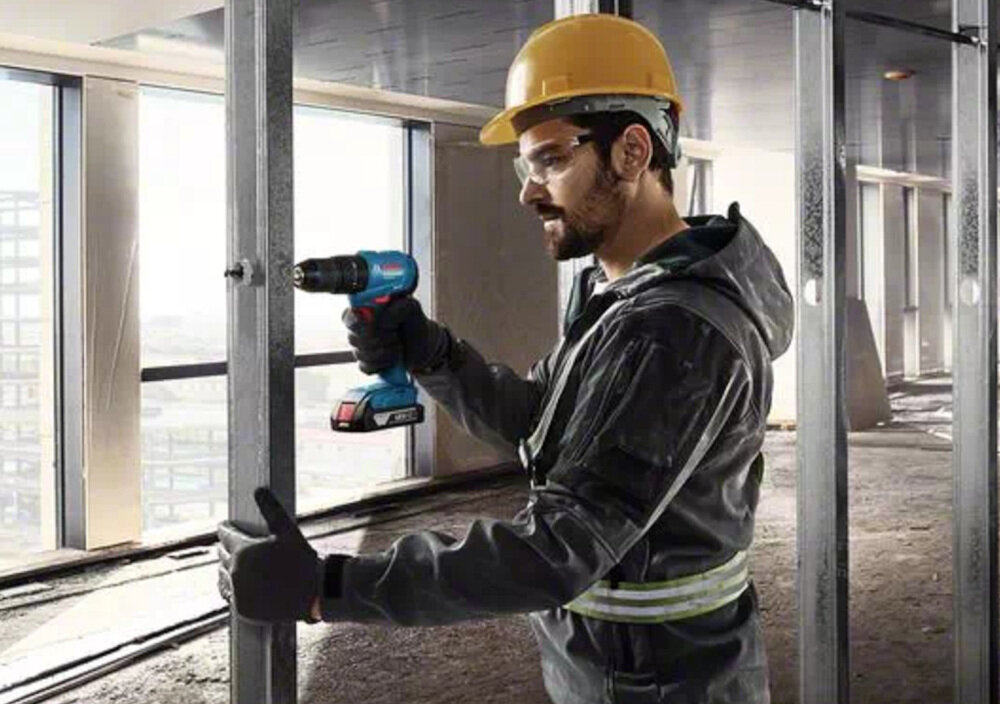 Wiertarko-wkrętarka BOSCH Professional GSR 185-LI 06019K3003 solidny uchwyt niewielka konstrukcja ergonomiczna rekojesc