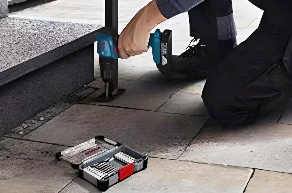 Wiertarko-wkrętarka BOSCH Professional GSB 185-LI 06019K3103 2-biegowa przekładnia pierwszy bieg w zakresie 0 do 500 obr drugi od 0 do 1900 obr/min moment obrotowy w miękkiej powierzchni do 21 Nm w twardej do 50 Nm