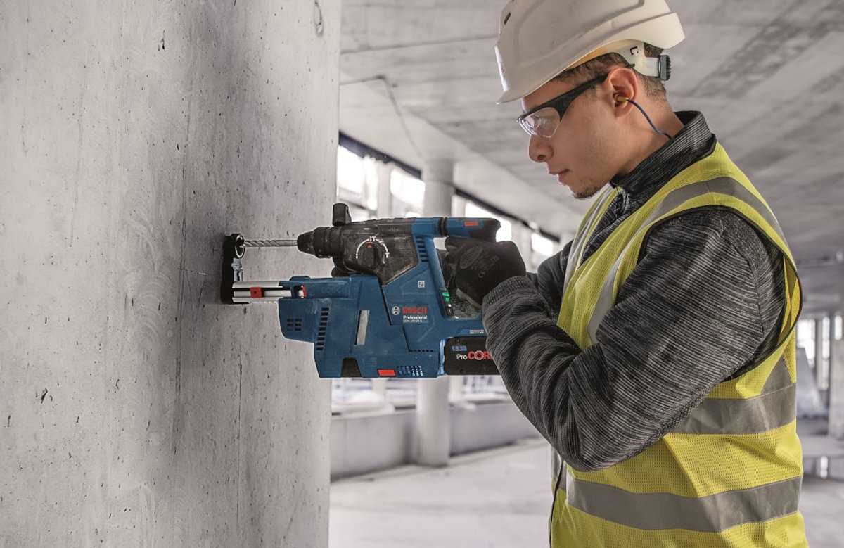 Młot udarowo-obrotowy BOSCH Professional GBH 18V-28 DC osiągniecia wyniki udar