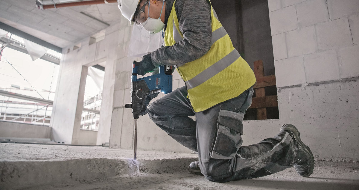 Młot udarowo-obrotowy BOSCH Professional GBH 18V-26F komfort praca użytkowanie