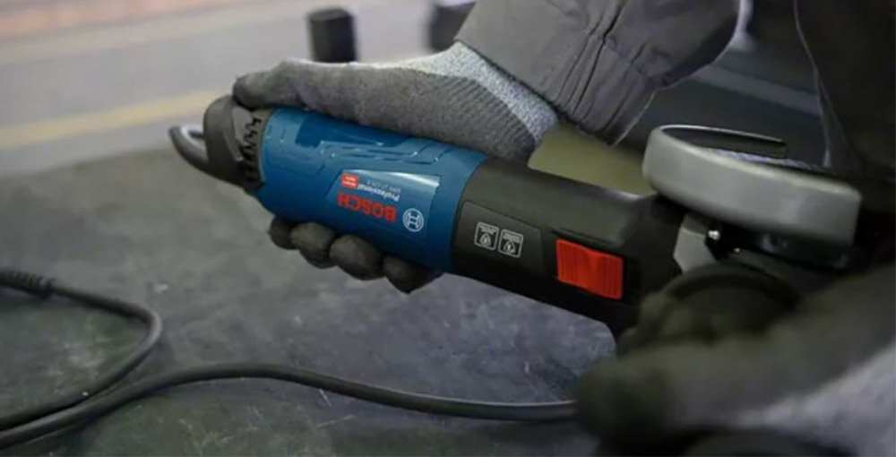 Szlifierka kątowa Professional BOSCH GWS 17-125 SB 06017D0700 System Constant Speed funkcja KickBack Control funkcja Drop Control mniejsze narazenie na zranienia