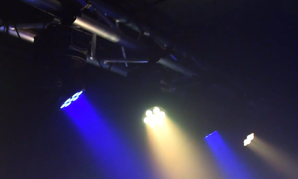 Reflektor LIGHT4ME LED Par Compact MH 7x8W zastosowanie działanie efekty stroboskop głowica