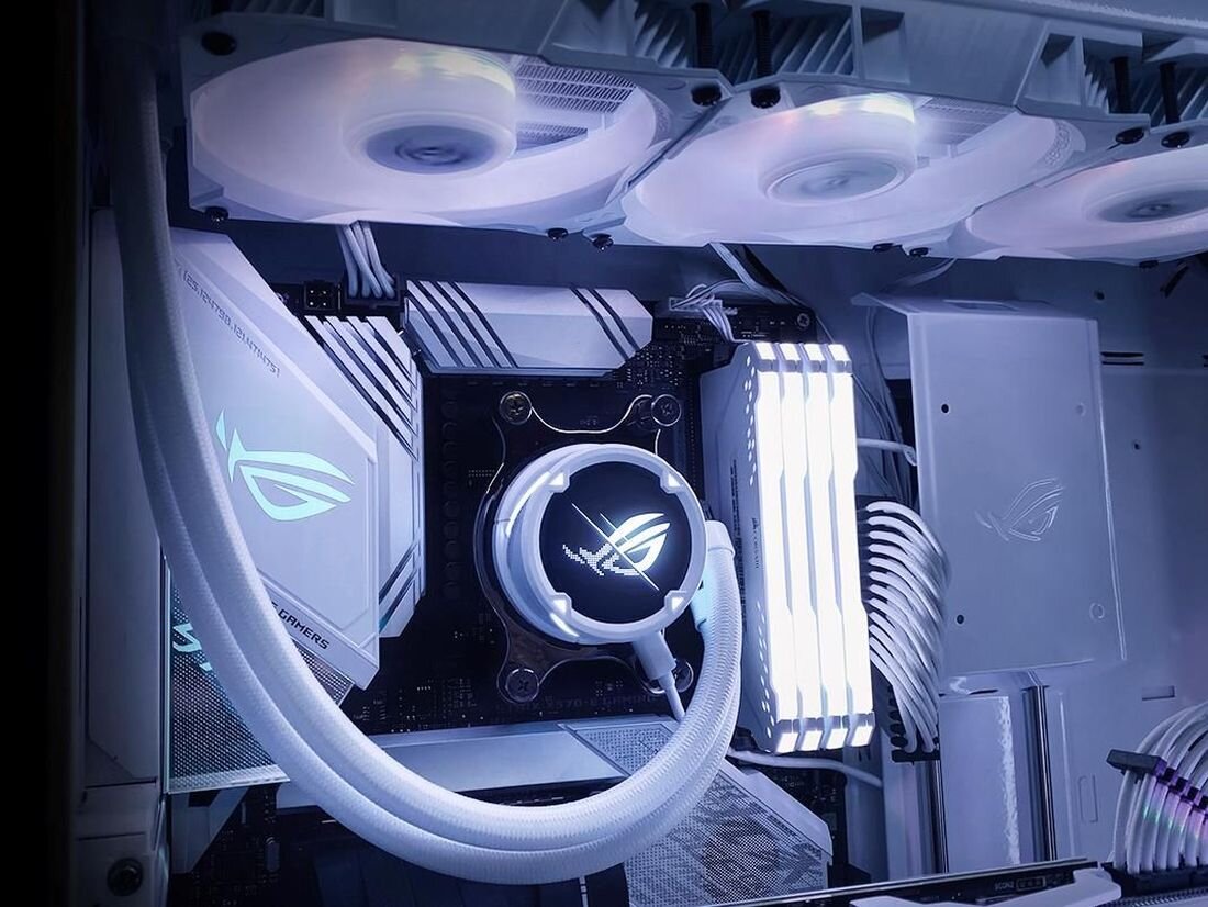 Chłodzenie wodne ASUS ROG Strix LC II 360 ARGB White Edition - Wszechstronna kompatybilność Intel i AMD