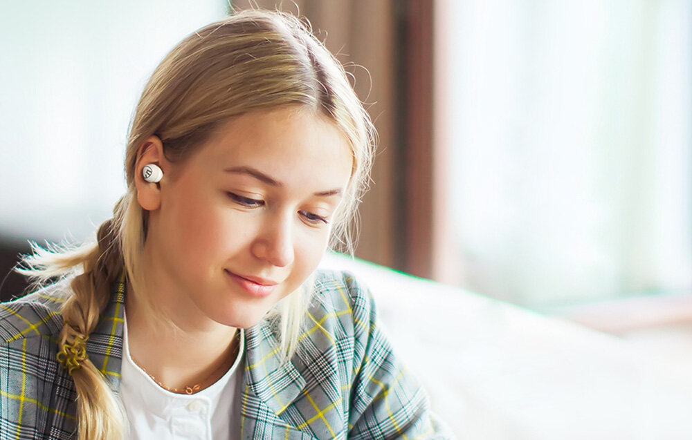 słuchawki dźwięk brzmienie bezprzewodowe etui ładowanie czas pracy bluetooth sterowanie obsługa jakość dźwięk