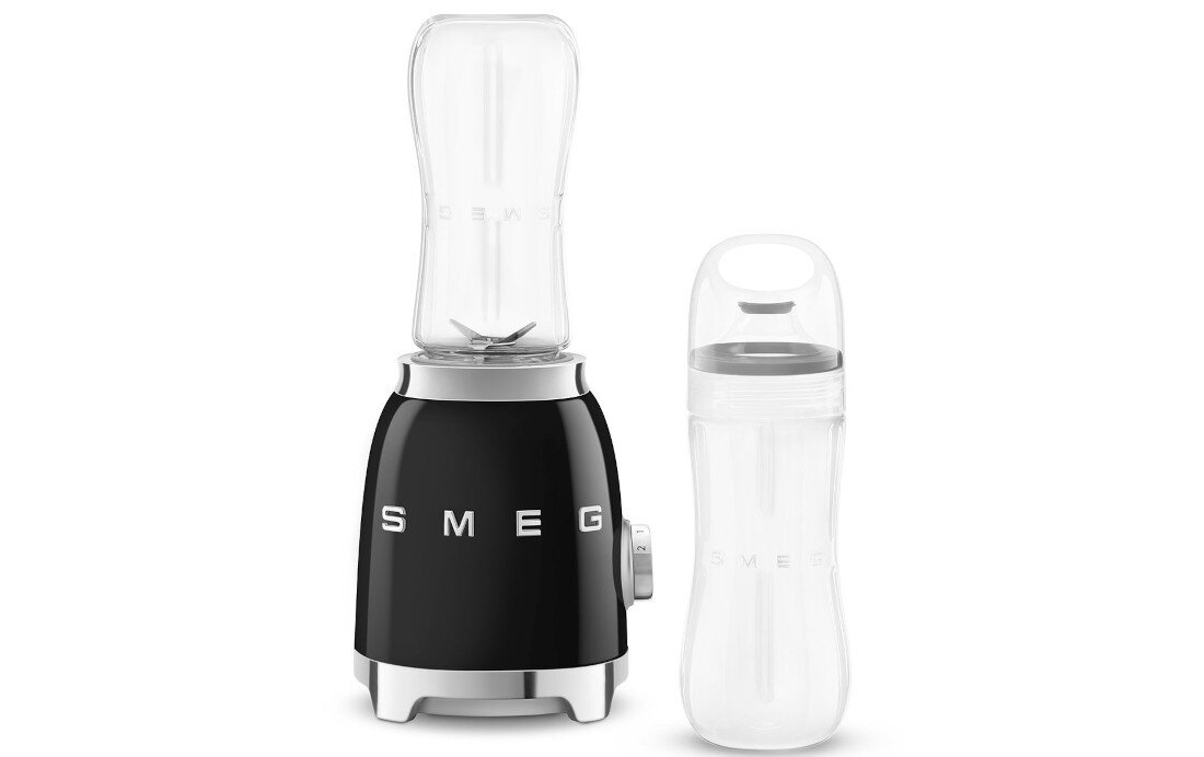 Blender personalny SMEG PBF01BLEU Czarny design tło prezentacja wizualizacja Zawsze gotowy na zdrowy dzień