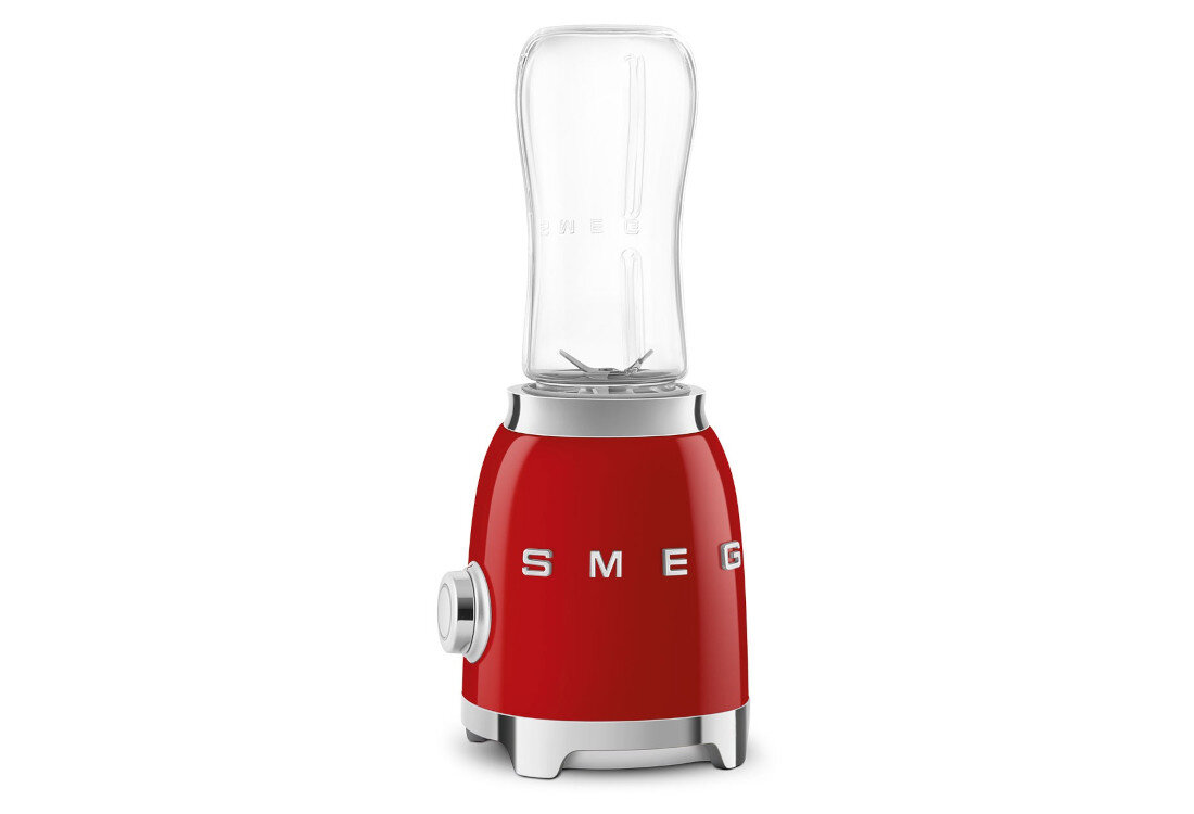 Blender personalny SMEG PBF01RDEU Wydajność, która robi różnicę Silnik o mocy 300 W maksymalna liczba obrotów Antypoślizgowa podstawa konssytencja schowek na kabel