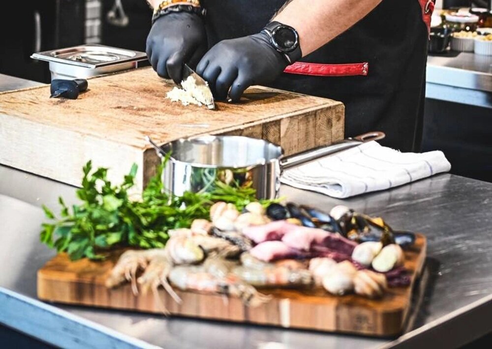 Deska do krojenia SHIORI Akashia Chesu-ban świetny prezent, styl i klasa, nie tylko dla profesjonalistów