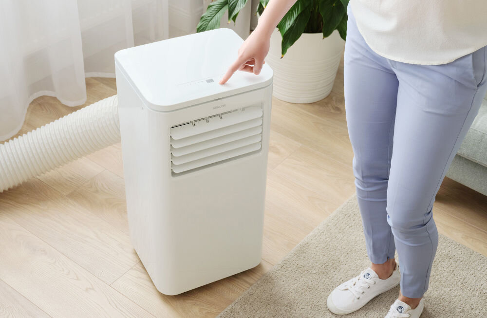 Klimatyzator SENCOR SAC MT7048C wbudowany zbiornik na kondensat pojemność 0,7 l funkcja automatycznego wyłączenia funkcja ochrony sprężarki przeciw zamarznieciu bezpieczne długotrwałe użytkowanie efektywny łatwy w obsłudze przyjazny dla środowiska
