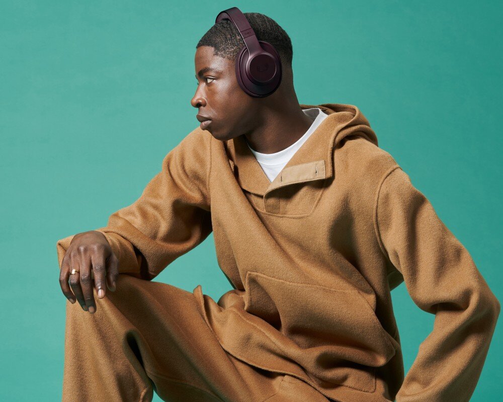 Słuchawki nauszne FRESH N REBEL Clam 2 brak przewodów konstrukcja czas odtwarzania komfort dopasowanie  obracanie składanie zestaw