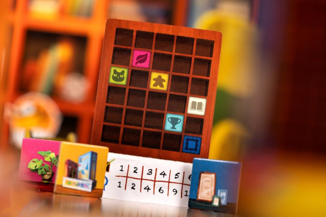 Gra planszowa LUCKY DUCK GAMES Półeczka zabawa rodzina przygoda żetony tury rzeczy koty