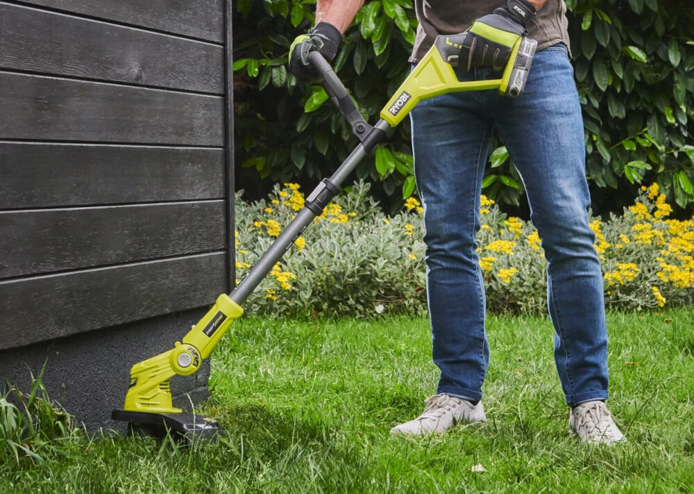 Zestaw elektronarzędzi RYOBI ONE+ RLT1832CD3HS podkaszarka RLT1832 glowica tnaca z automatycznym wysuwem zylki tnacej srednica zylki 1,6 mm dwie szerokosci robocze 25 i 30 cm glowica regulowana w 3 poziomach