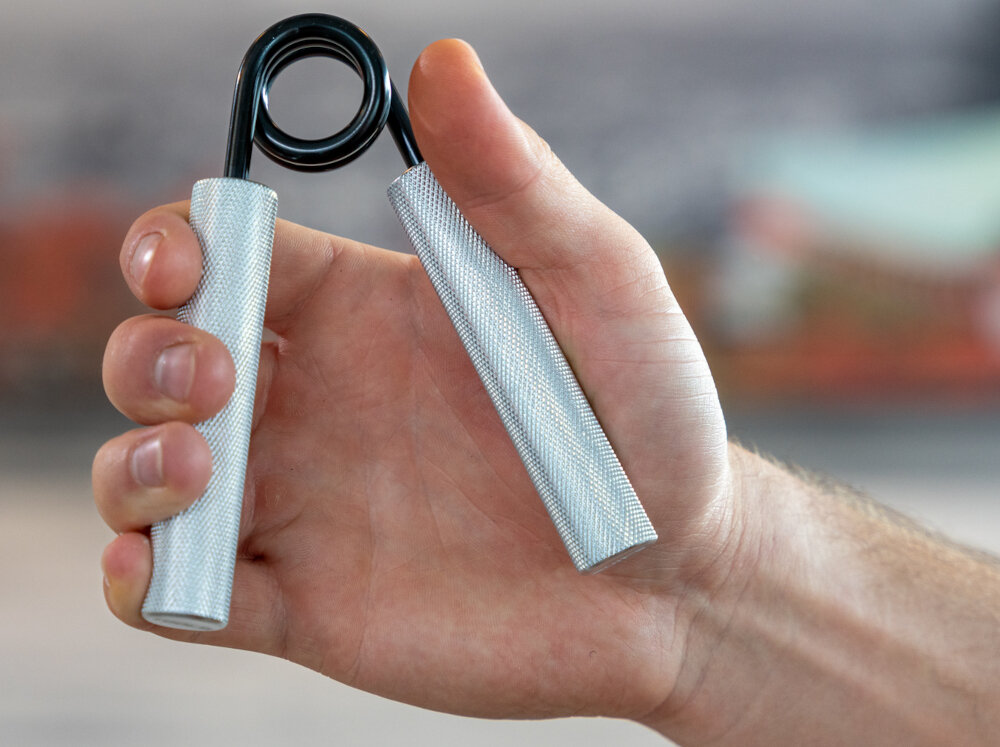 Ściskacz do rąk S-LINE SA018 do pracy nad miesnianimi ramion przedramion dloni poprawia sile uscisku jego pewnosc do rehabilitacji ze stali nierdzewnej antyposlizgowa aluminiowa powloka