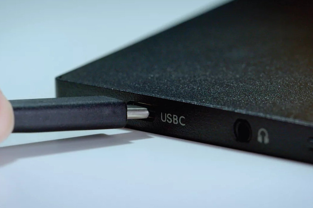 Monitor PHILIPS 16B1P3302D  biuro dom wygoda mobilność podstawka dotykowy wyposażenie