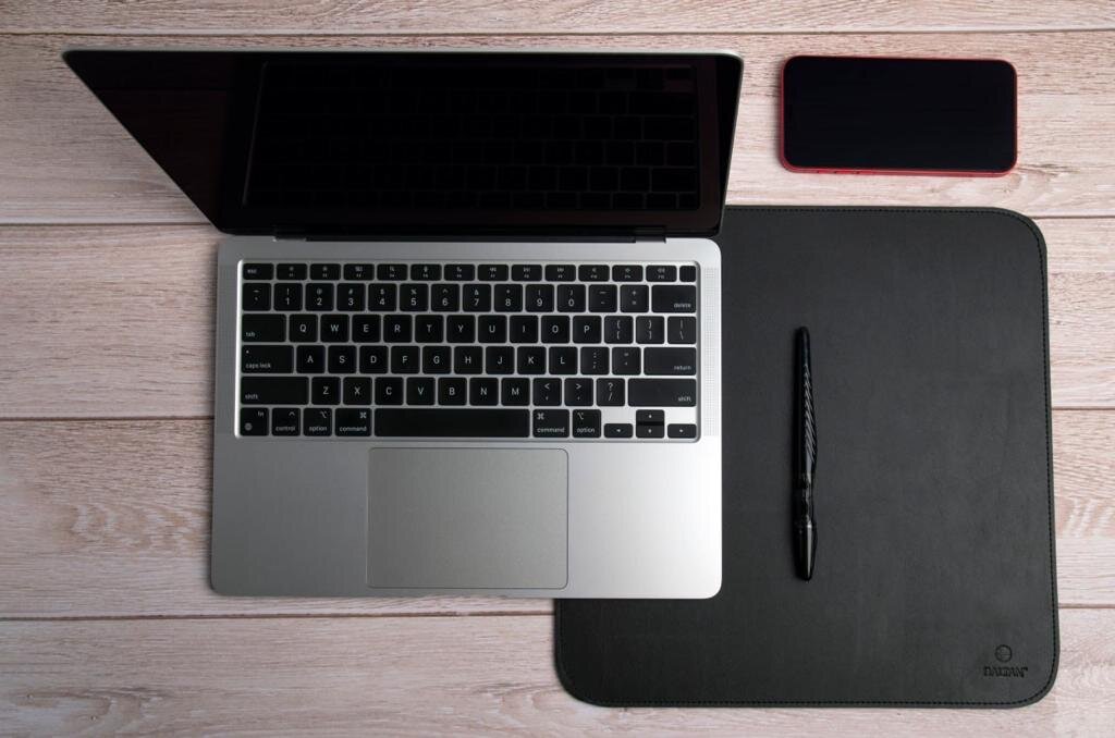 Podkładka BALTAN BALT MP 001 skórzana Antypoślizgowy spód Łatwa w czyszczeniu wymiary Podkładka pod mysz komfort użytkowania trwałość wysoka jakość