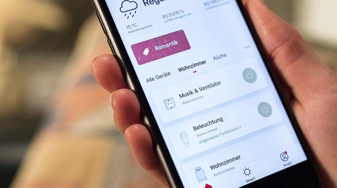 zdjęcie żarówki led smart  