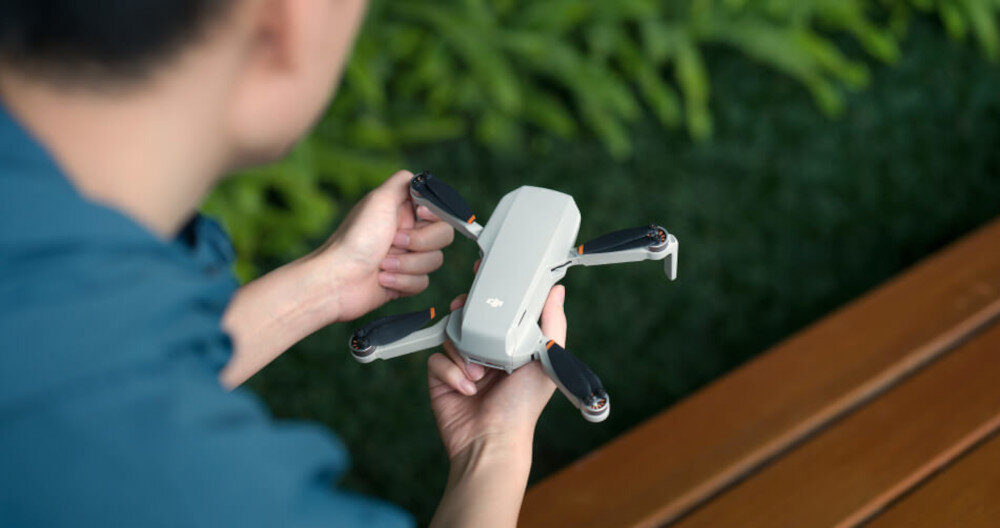 Dron DJI Mini 2 SE zastosowanie cechy działanie opis