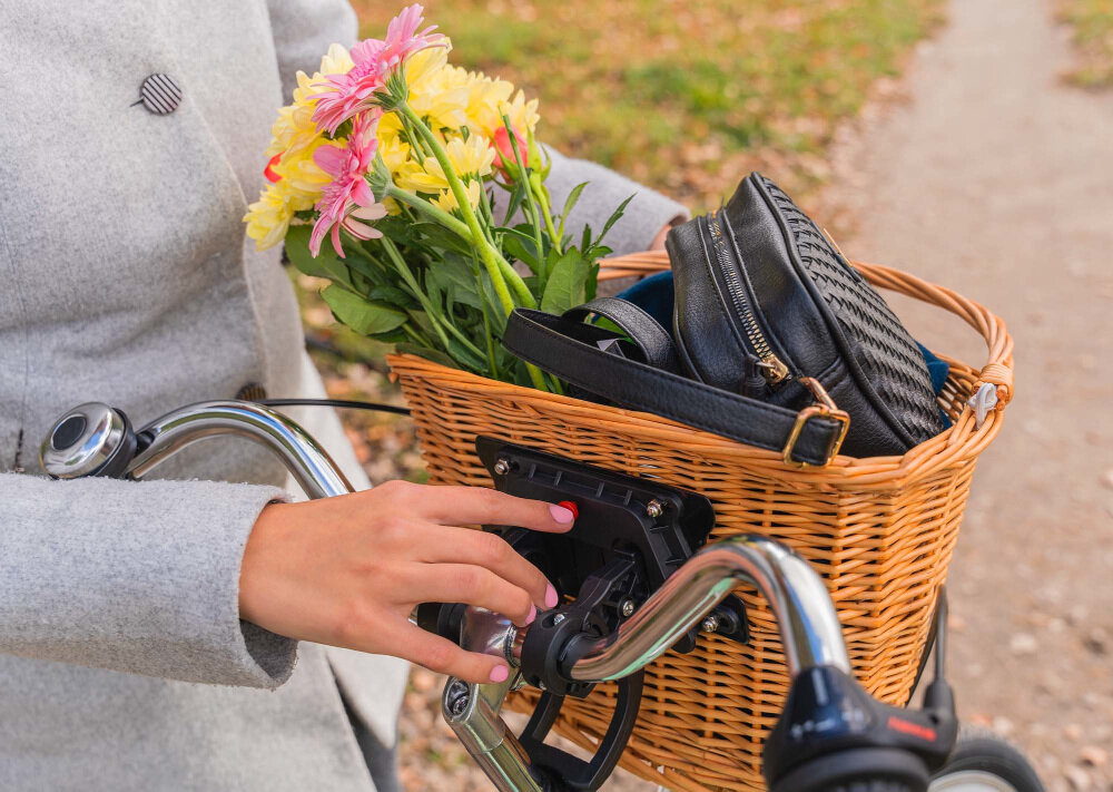 Koszyk wiklinowy na rower VÖGEL VKS-502 Stylowy łatwy montaż i demontaż za pomocą klipsa zapiecie typu CLICK