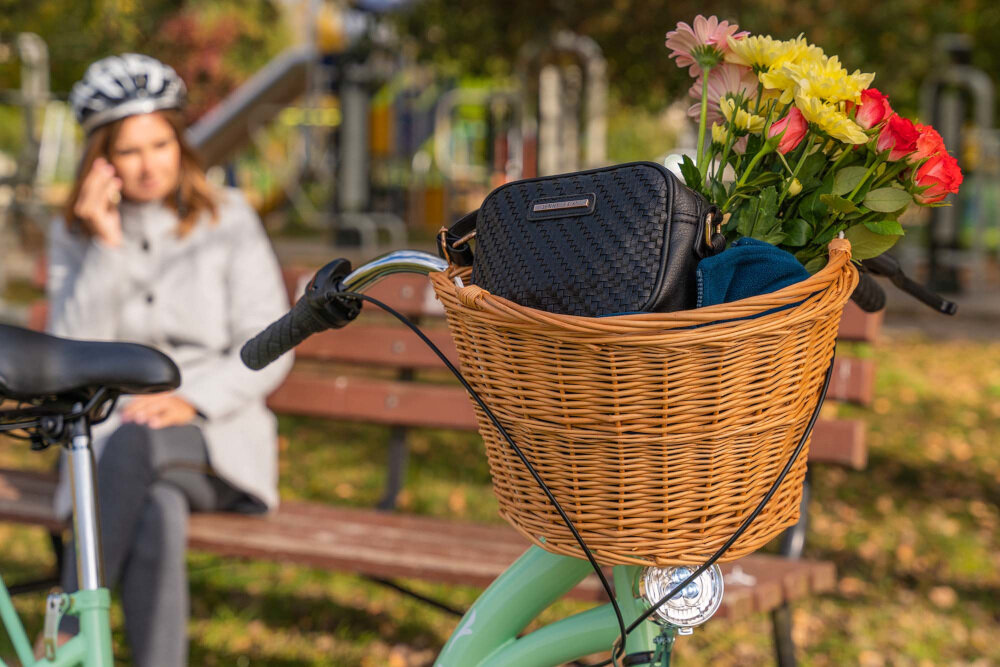 Koszyk wiklinowy na rower VÖGEL VKS-502 Stylowy wykonany z mocnej wikliny długotrwałe użytkowanie odporność na wgniecenia maksymalny udźwig do 5 kg