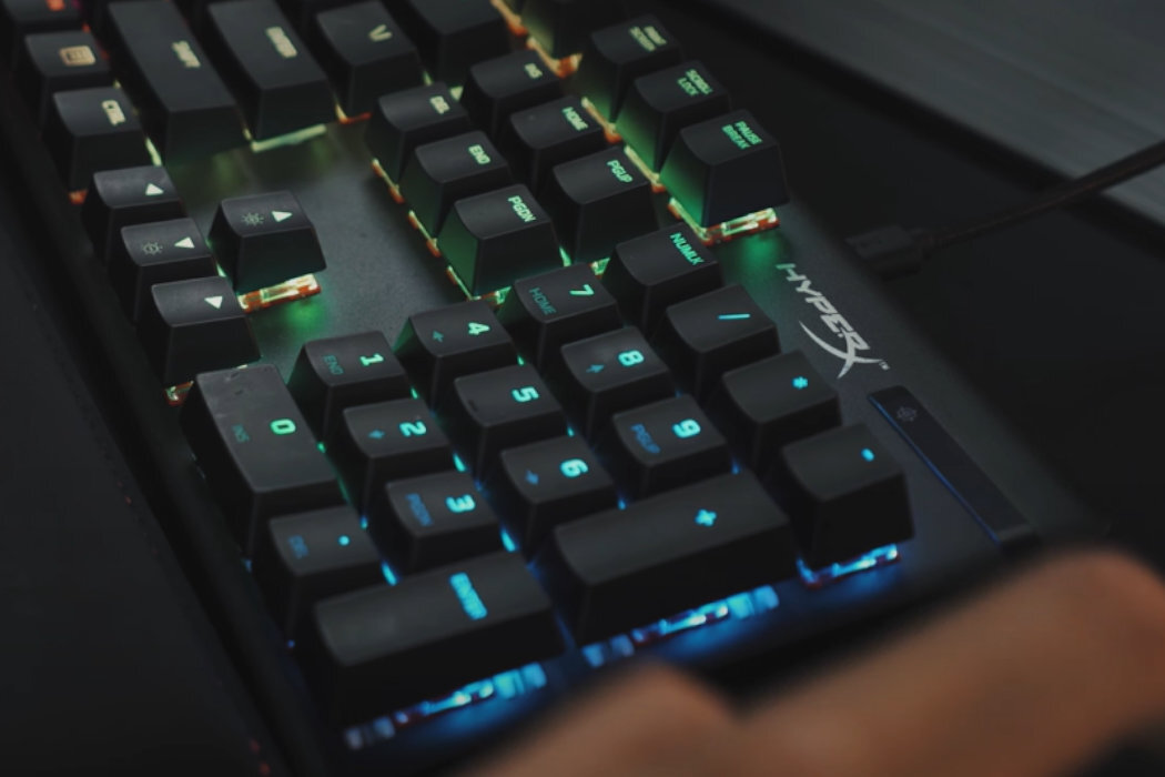 Klawiatura HYPERX Alloy Origins Red wyposażenie tryb klawisze zabawa pamięć regulacja dynamika podświetlenie trwałość