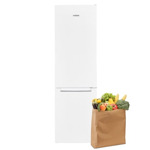 Lodówka MPM-286-KB-34/E, obok papierowa torba z owocami i warzywami.