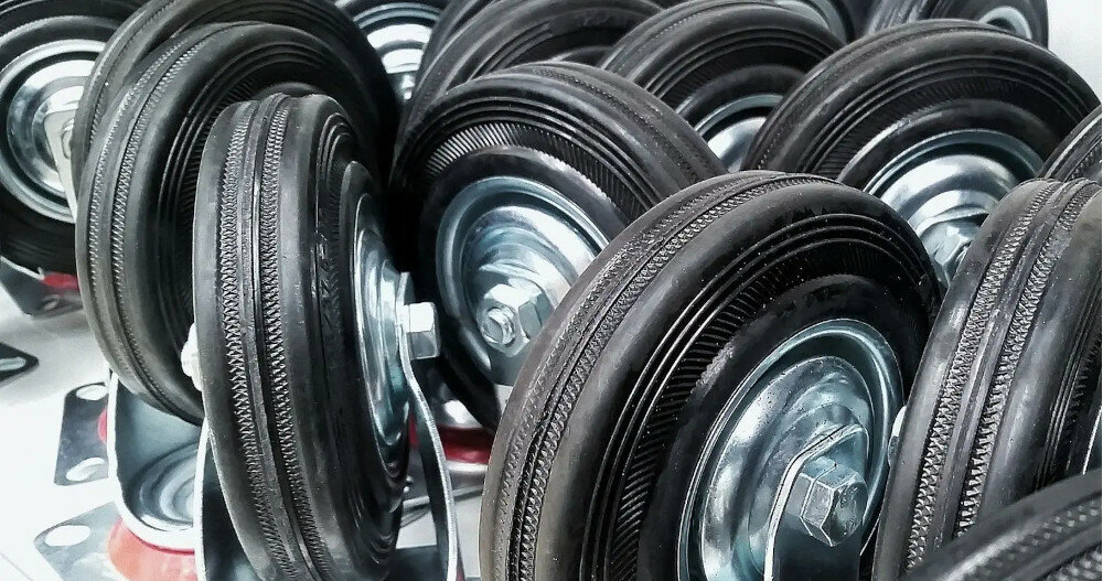 ZAMRAŻARKA GORENJE FH451CW przestawianie zmiana miejsca kółka wygoda komfort przemieszczanie