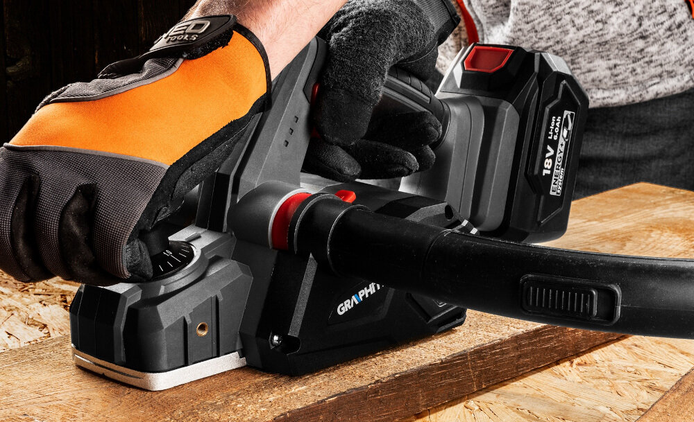 Strug GRAPHITE Energy+ 58GE135 ergonomiczne urzadzenie latwa wygodna obsluga restrykcyjne normy ergonomii kontrola bezpieczenstwa wygodny uchwyt pokryty antyposlizgowym tworzywem nie powoduje otarc