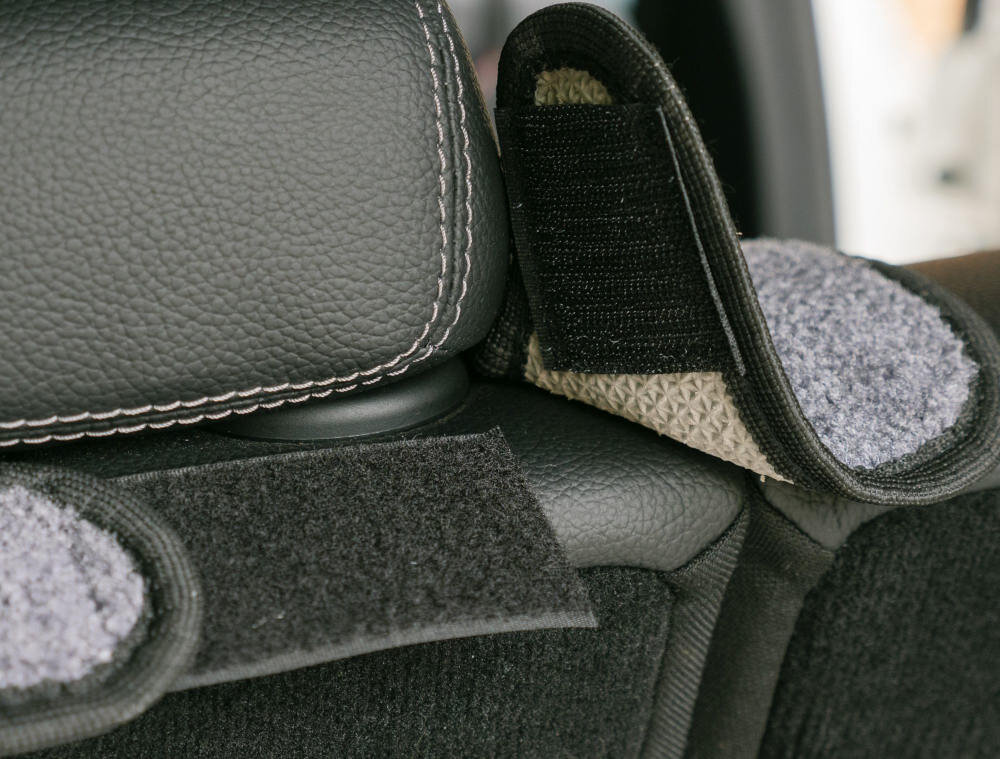 Mata PET REBELLION Slim 33 X 140 cm Czarno-szary Szybki montaż bezproblemowe dopasowanie  na rzepy wokół zagłówków wymiary