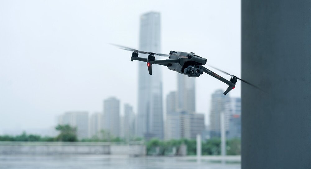 DJI Mavic 3 Thermal dane obraz system słoneczny czujnik rtk czas lotu akumulatory obraz transmisjaczujniki wizje mapowanie monitoring dawkowanie nawozów środki ochrony roślin analizy sztuczna inteligencja zestaw