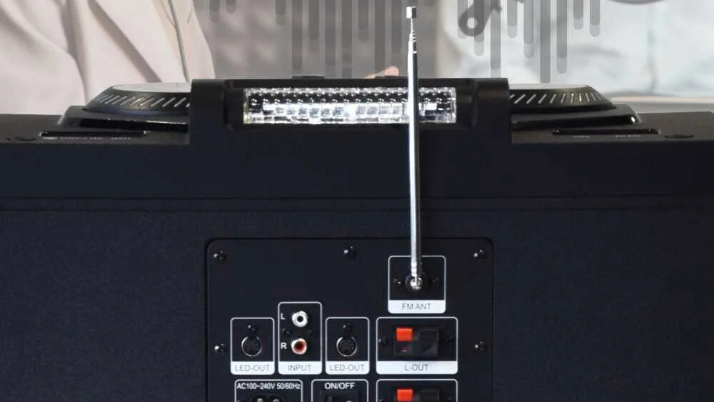 Power audio MANTA Cube SPK5520  - fm