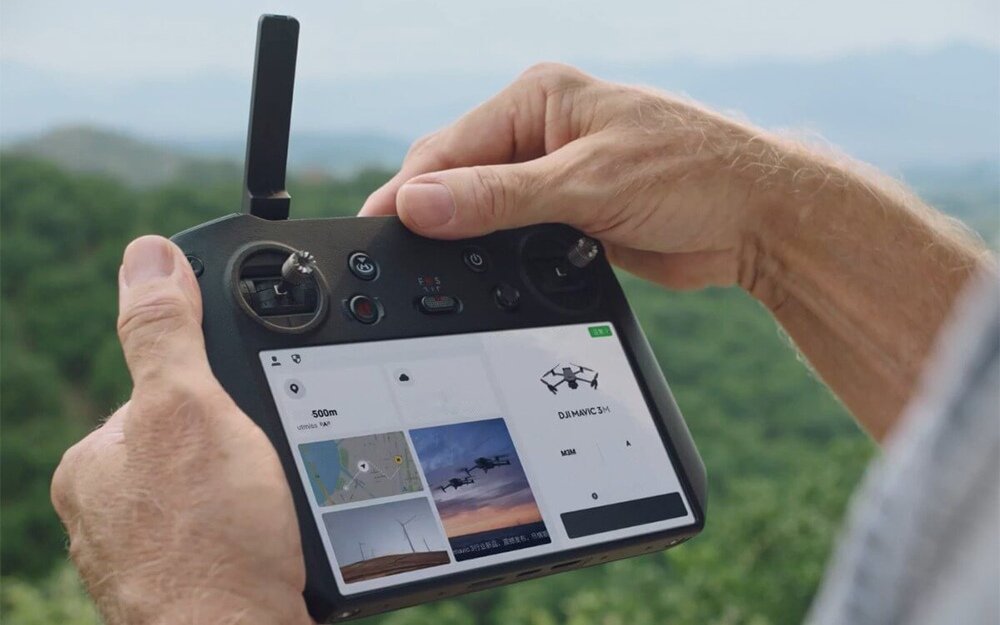 Dron DJI Mavic 3 Multispectral dane obraz system słoneczny czujnik rtk czas lotu akumulatory obraz transmisjaczujniki wizje mapowanie monitoring dawkowanie nawozów środki ochrony roślin analizy sztuczna inteligencja zestaw