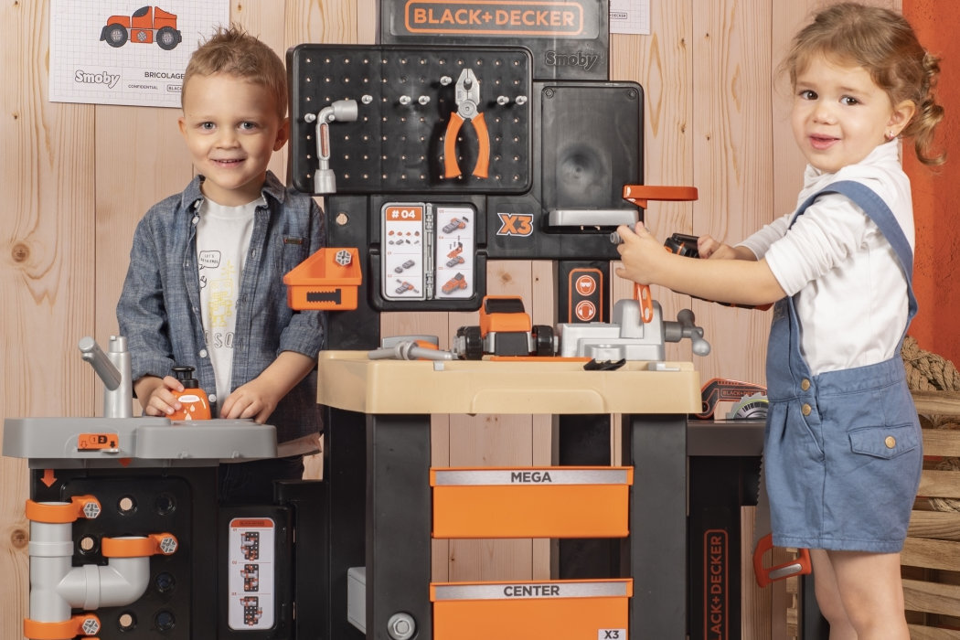 Zabawka warsztat SMOBY Black&Decker 7600360726 zabawa wyposażenie realizm nauka rozwój