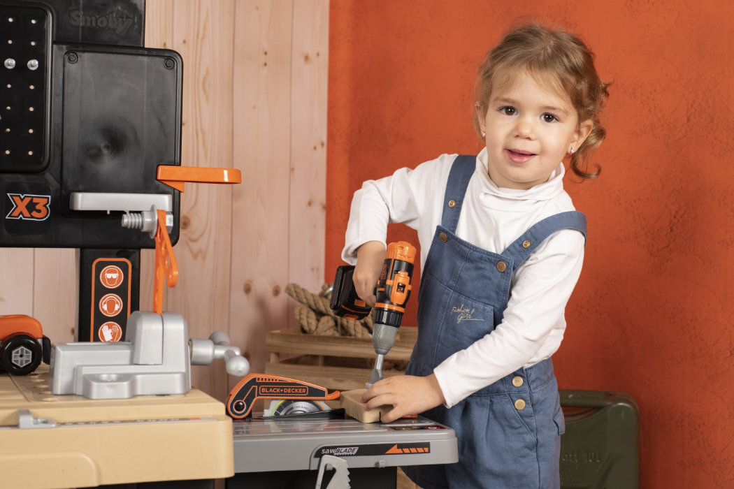 Zabawka warsztat SMOBY Black&Decker 7600360726 zabawa wyposażenie realizm nauka rozwój