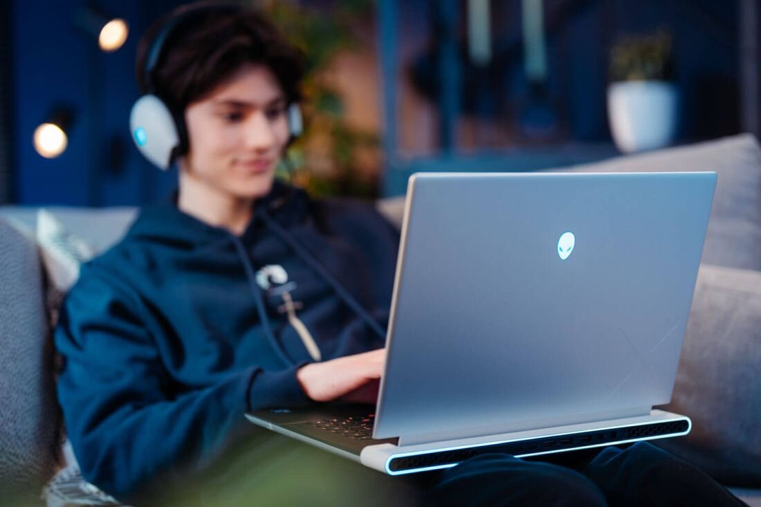 Laptop DELL Alienware x16 - FHD