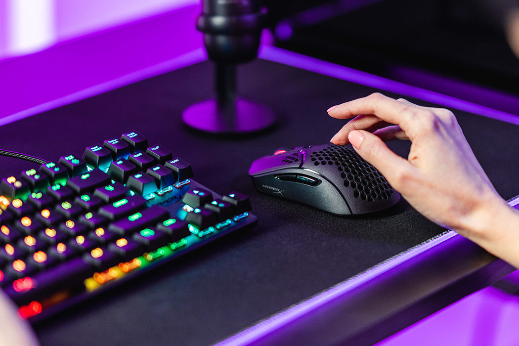 Mysz HYPERX Pulsefire Haste platformy szybkość precyzja czujnik personalizacja rolki