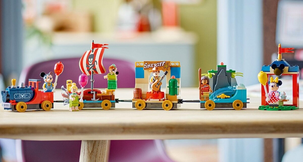 LEGO Disney Pociąg pełen zabawy 43212 dziecko kreatywność zabawa nauka rozwój klocki figurki minifigurki jakość tradycja konstrukcja nauka wyobraźnia role jakość bezpieczeństwo wyobraźnia budowanie pasja hobby funkcje instrukcja aplikacja LEGO Builder myszka minnie myszka miki piotruś pan dzwoneczek chudy
